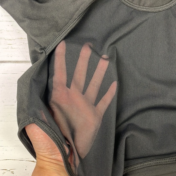 SHEIN Black Mesh Racerback Athletic Tank - Picture 4 of 7